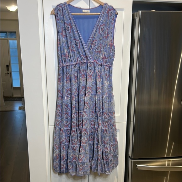 Max Studio Tiered Sleeveless V-Neck Paisley Print Stretch Midi Dress Size - Picture 3 of 14